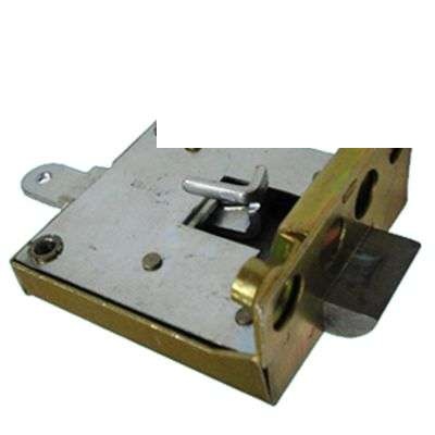 FECHADURA DA PORTA DIR. KOMBI 1500 57/75